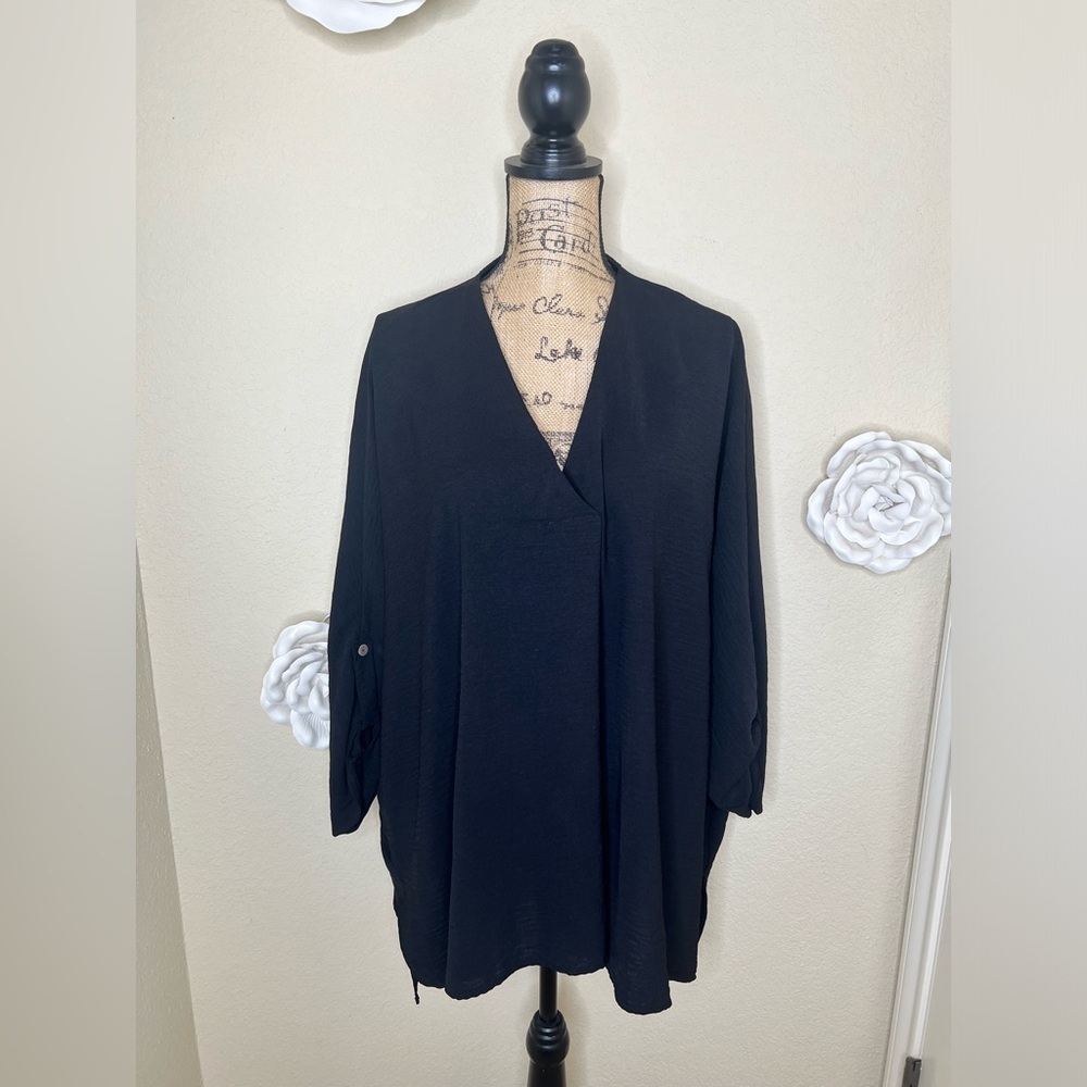 Entro 3/4 Button Back Sleeve Black Textured Tunic Length Blouse Size 1X